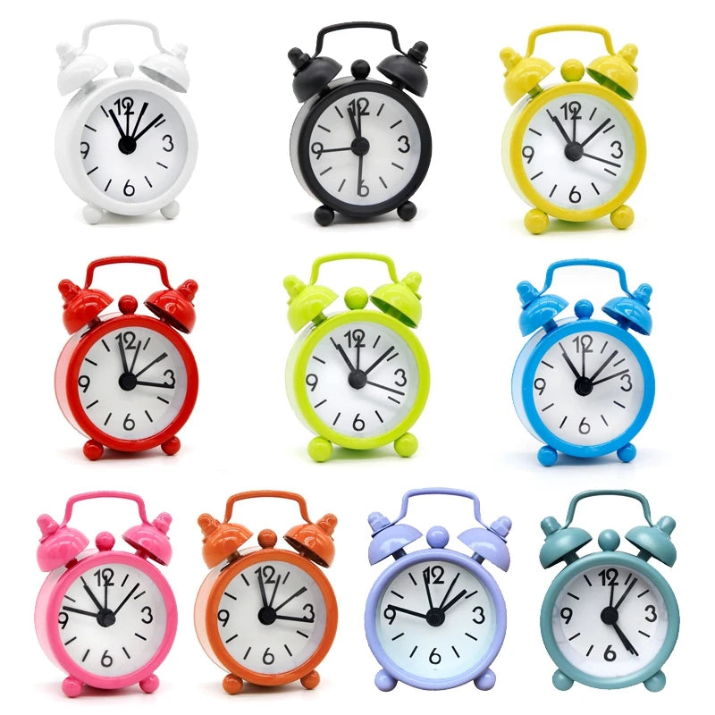 Nordic Retro Alarm Clock – Mute Quartz Clock with Metal Stand