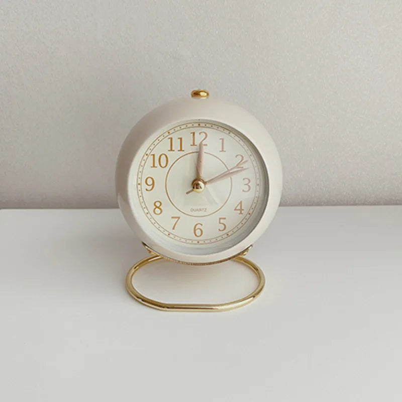 Nordic Retro Alarm Clock – Mute Quartz Clock with Metal Stand