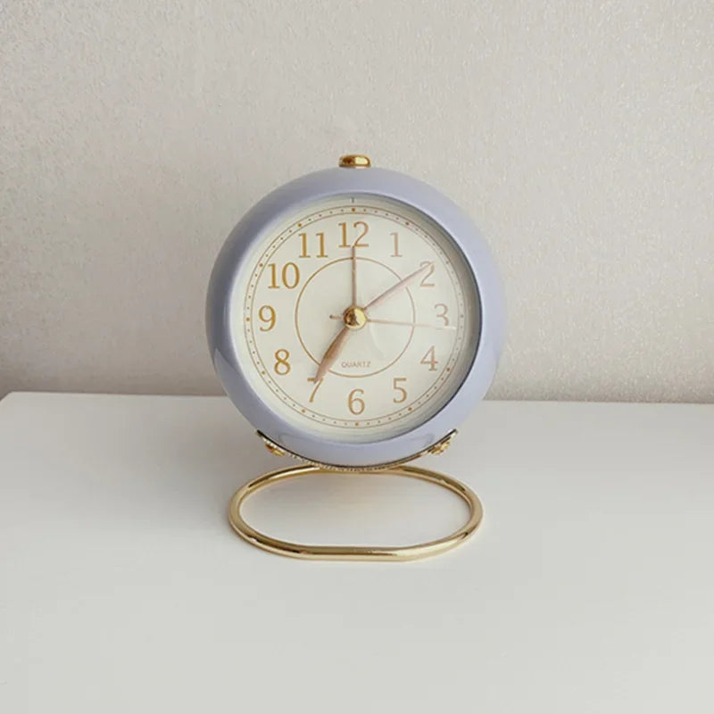 Nordic Retro Alarm Clock – Mute Quartz Clock with Metal Stand