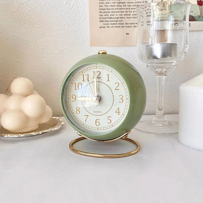 Nordic Retro Alarm Clock – Mute Quartz Clock with Metal Stand