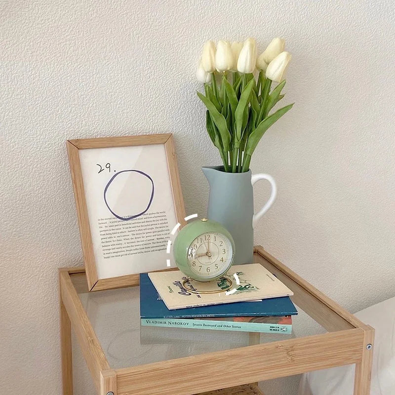 Nordic Retro Alarm Clock – Mute Quartz Clock with Metal Stand